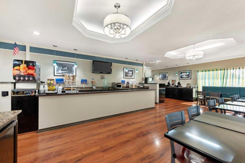 Best Western Post Oak Inn Burnet Buitenkant foto